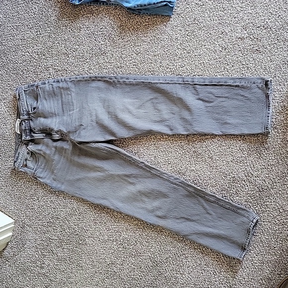 A&F 90s Straight Ultra High Rise Jeans - Picture 3 of 3